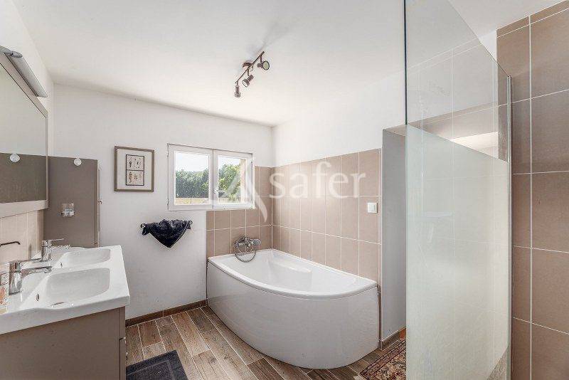 Propri&eacute;t&eacute; CHEVAUX de LOISIRS sur 6 hectares