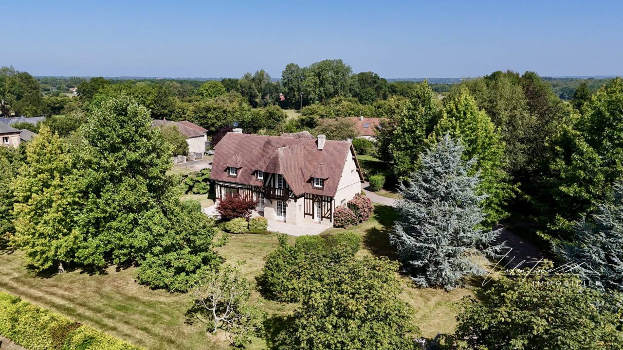 RAVISSANTE PROPRIÉTÉ AUX PORTES DE PONT L'ÉVÊQUE