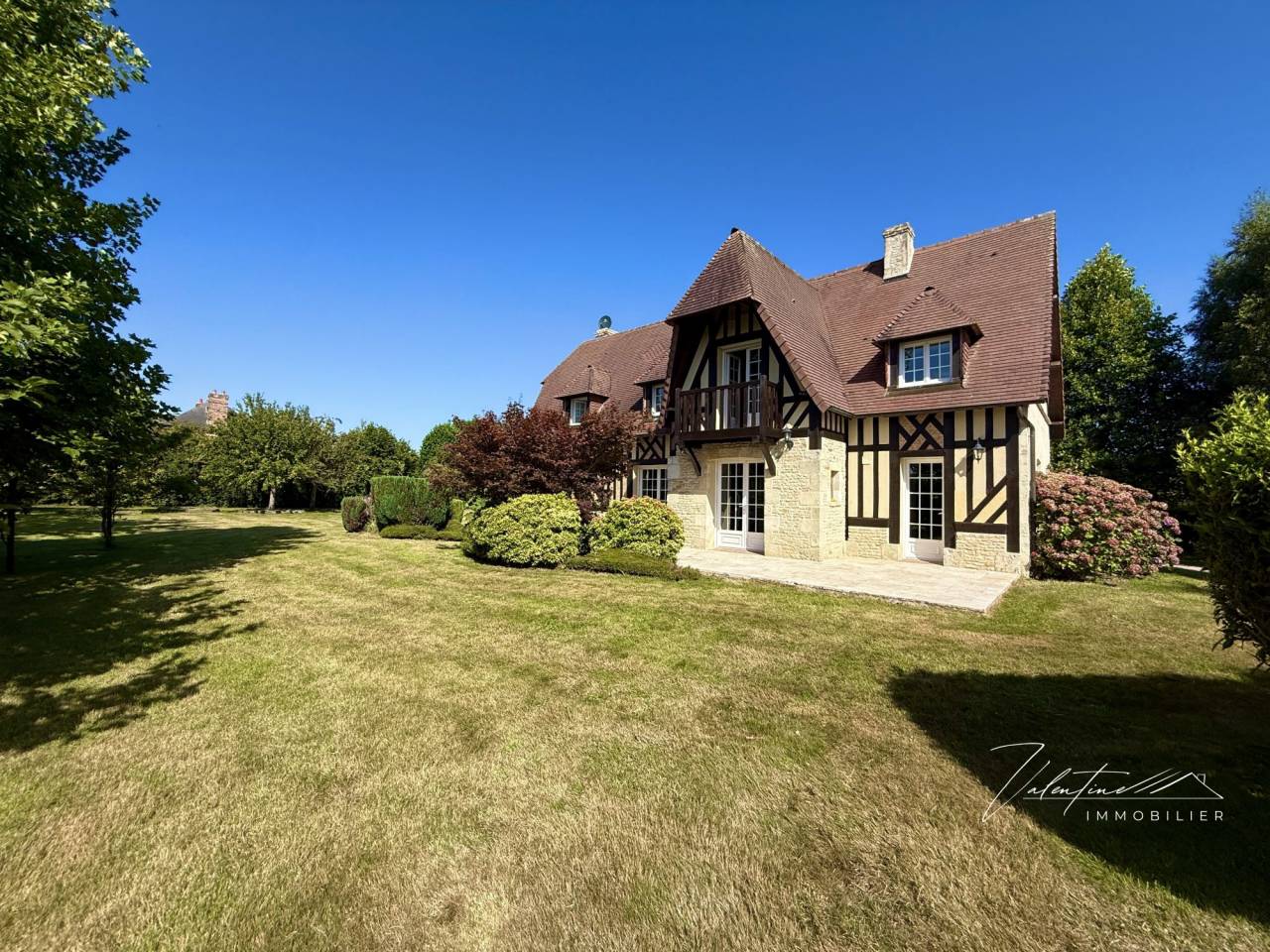 RAVISSANTE PROPRIÉTÉ AUX PORTES DE PONT L'ÉVÊQUE