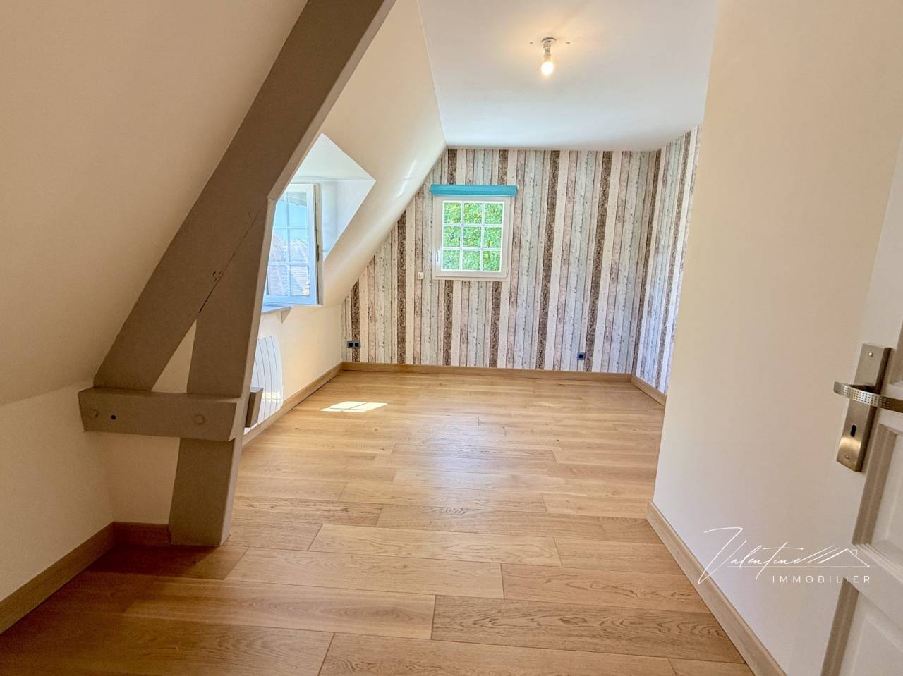 RAVISSANTE PROPRIÉTÉ AUX PORTES DE PONT L'ÉVÊQUE