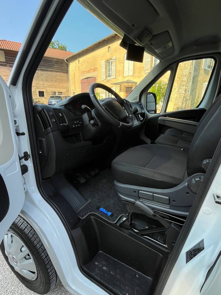 PEUGEOT BOXER BLUEHDI 165 MSG STALLION LIGHT