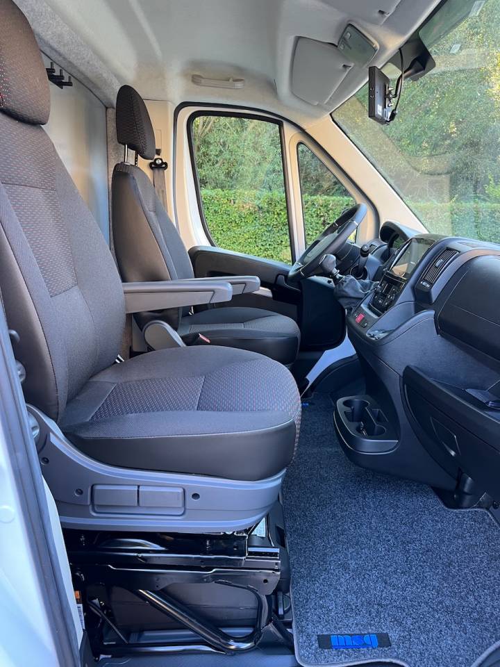 PEUGEOT BOXER BLUEHDI 165 MSG STALLION LIGHT