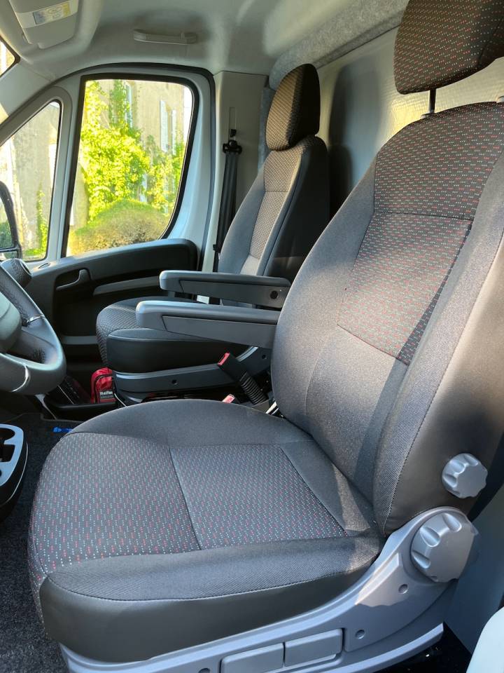 PEUGEOT BOXER BLUEHDI 165 MSG STALLION LIGHT