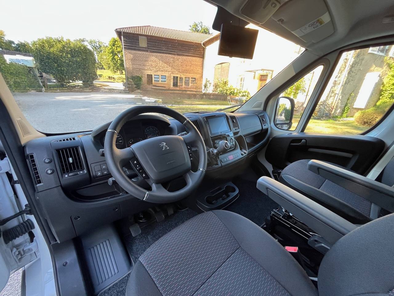 PEUGEOT BOXER BLUEHDI 165 MSG STALLION LIGHT