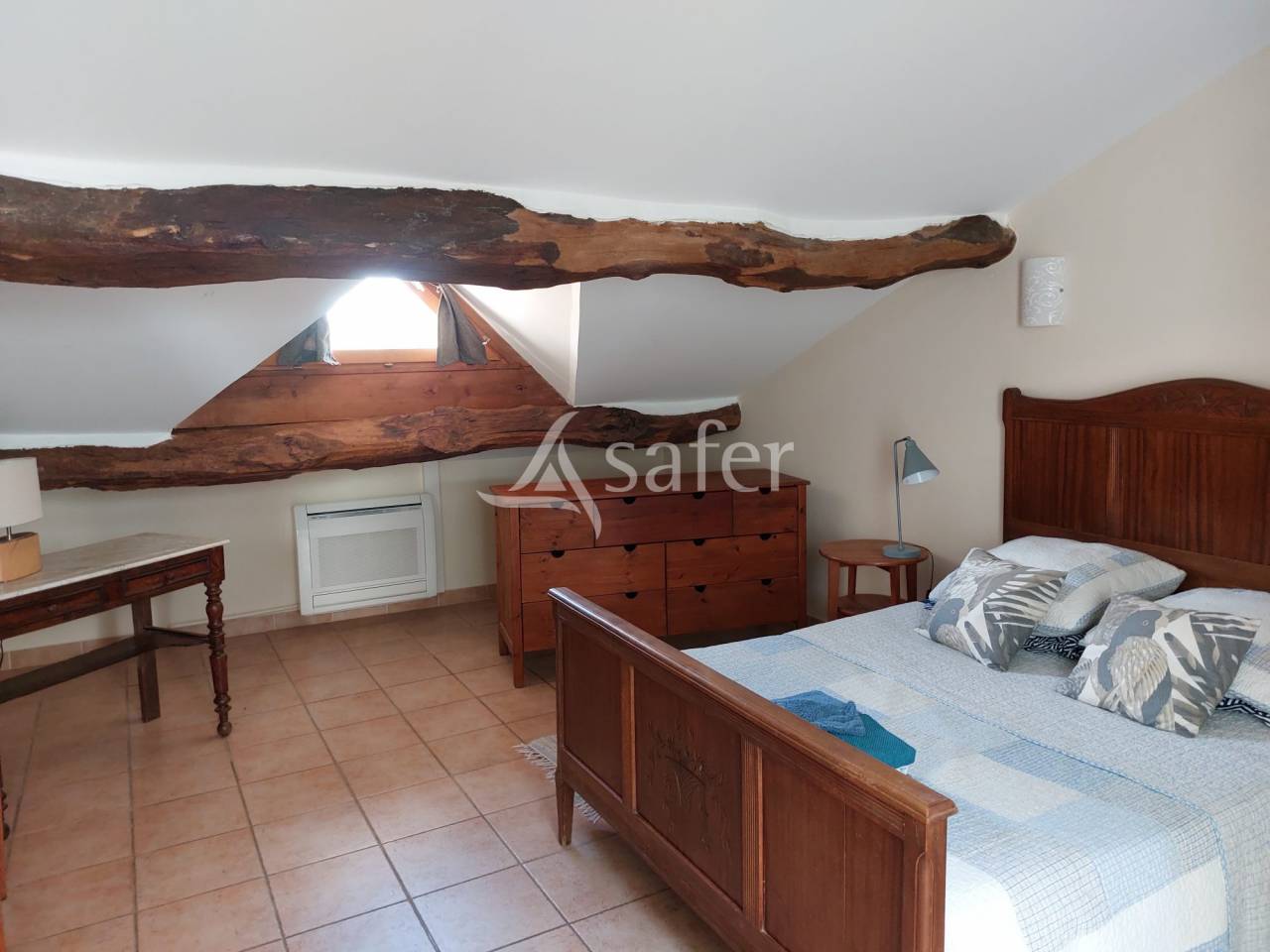 Propriété avec maison et 2 gîtes sur 12ha, sud Dordogne