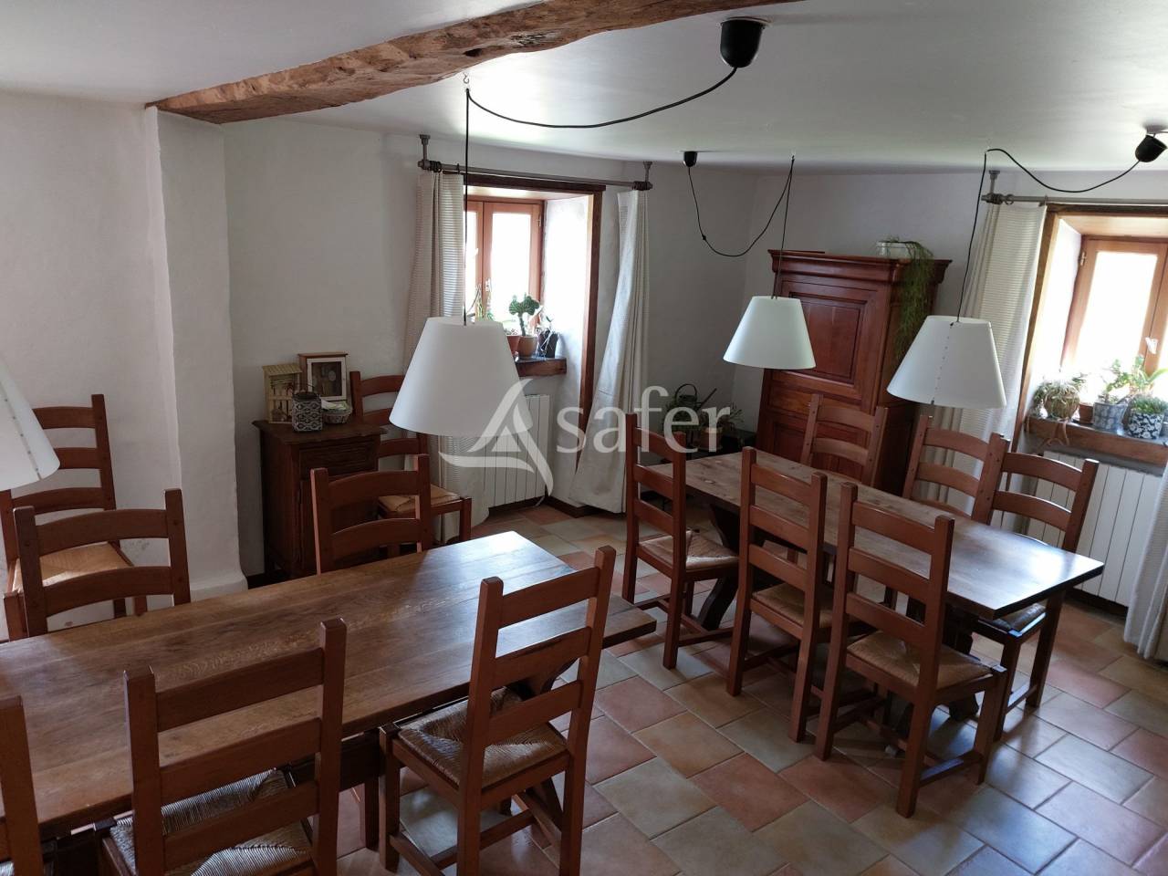 Très belle propriété en pierre avec maison, gîte et chambres