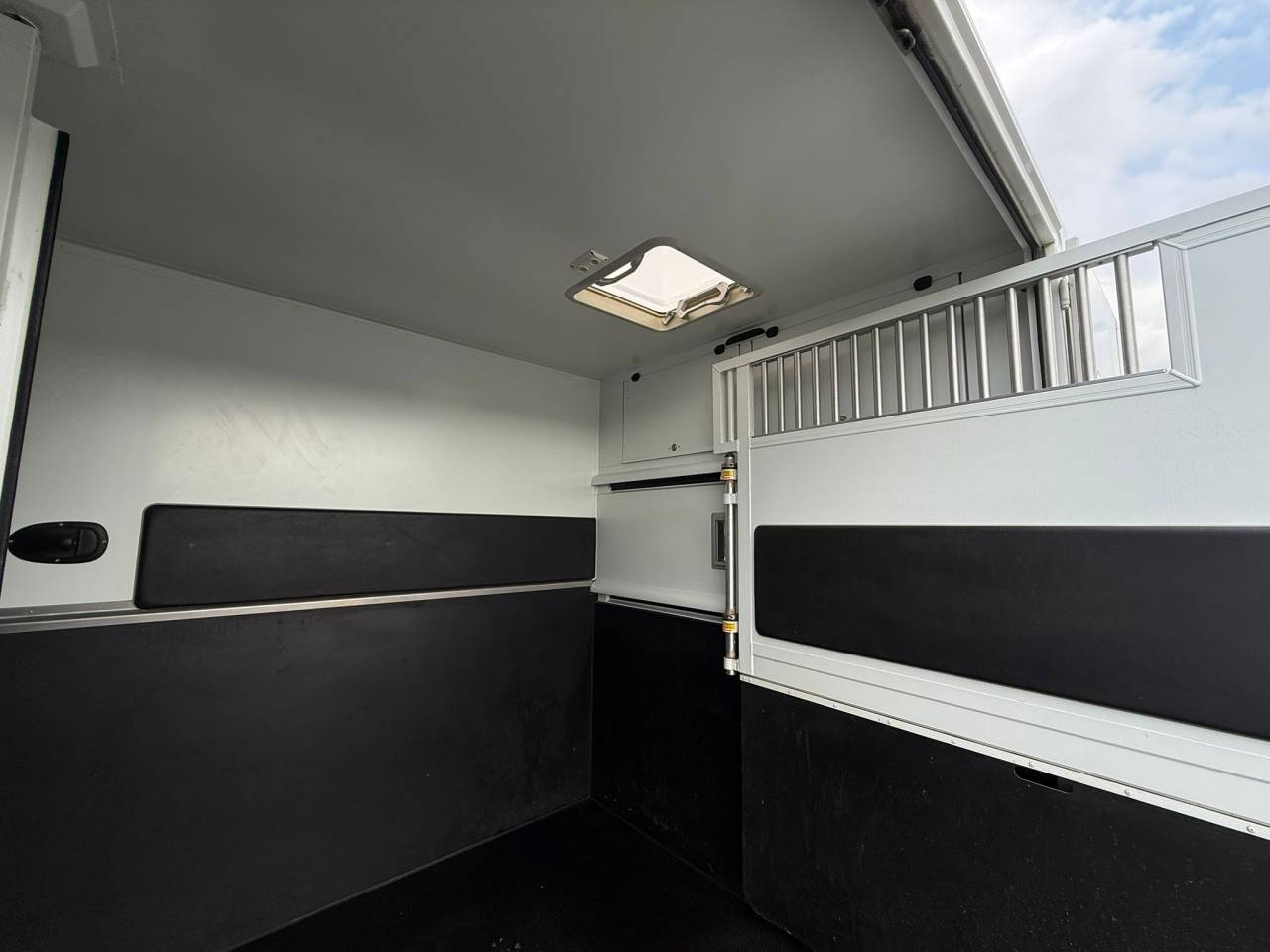 VL PEUGEOT BOXER 150CH STALLE THEAULT 3P - VENDU