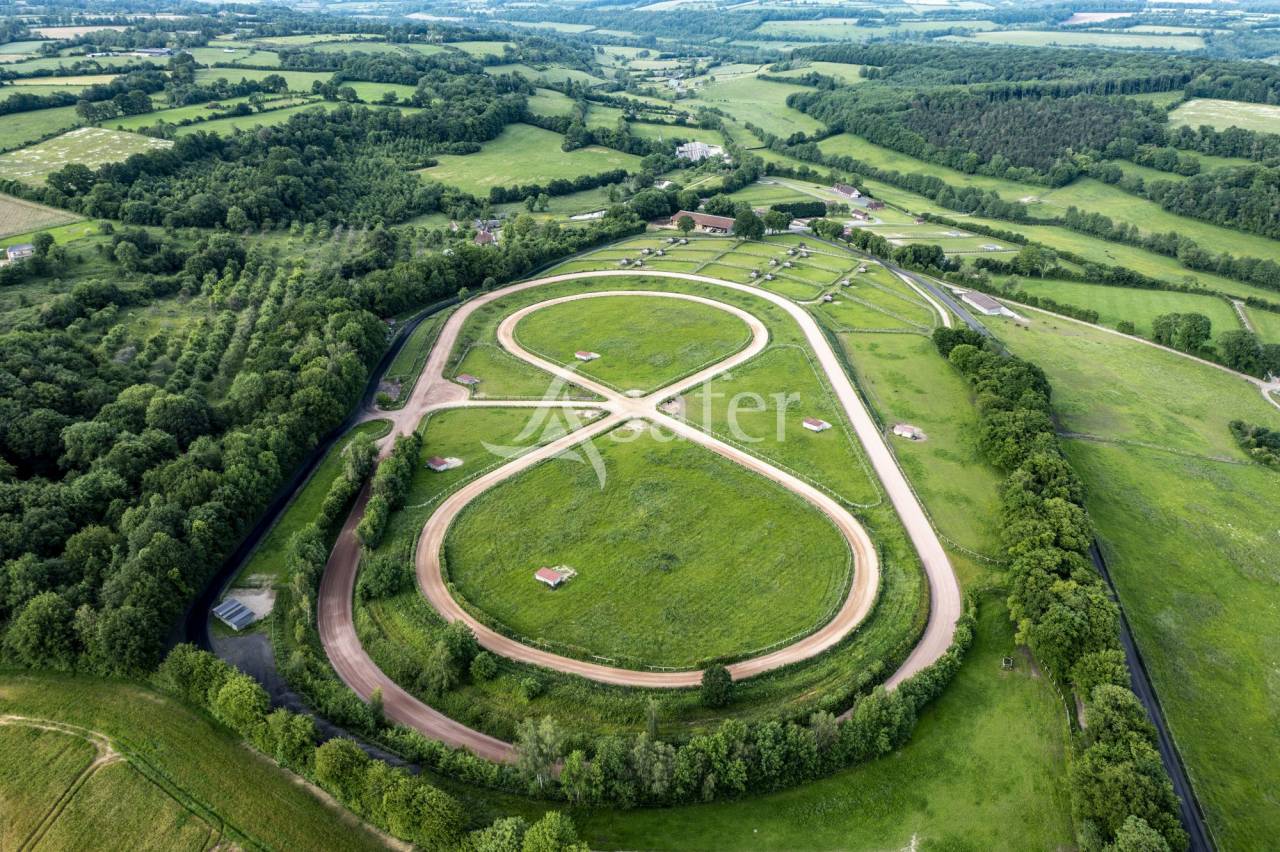 Haras d'&eacute;levage - Centre d'entrainement