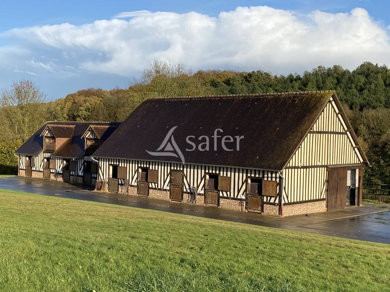 Haras d'&eacute;levage - Centre d'entrainement