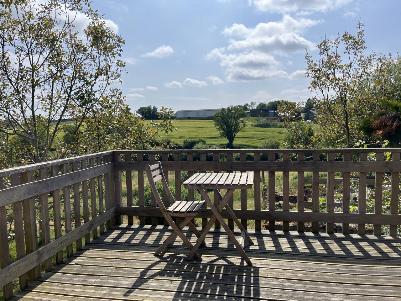 Fermette avec 2 gites, 2.2 ha, 53160 proche Mayenne