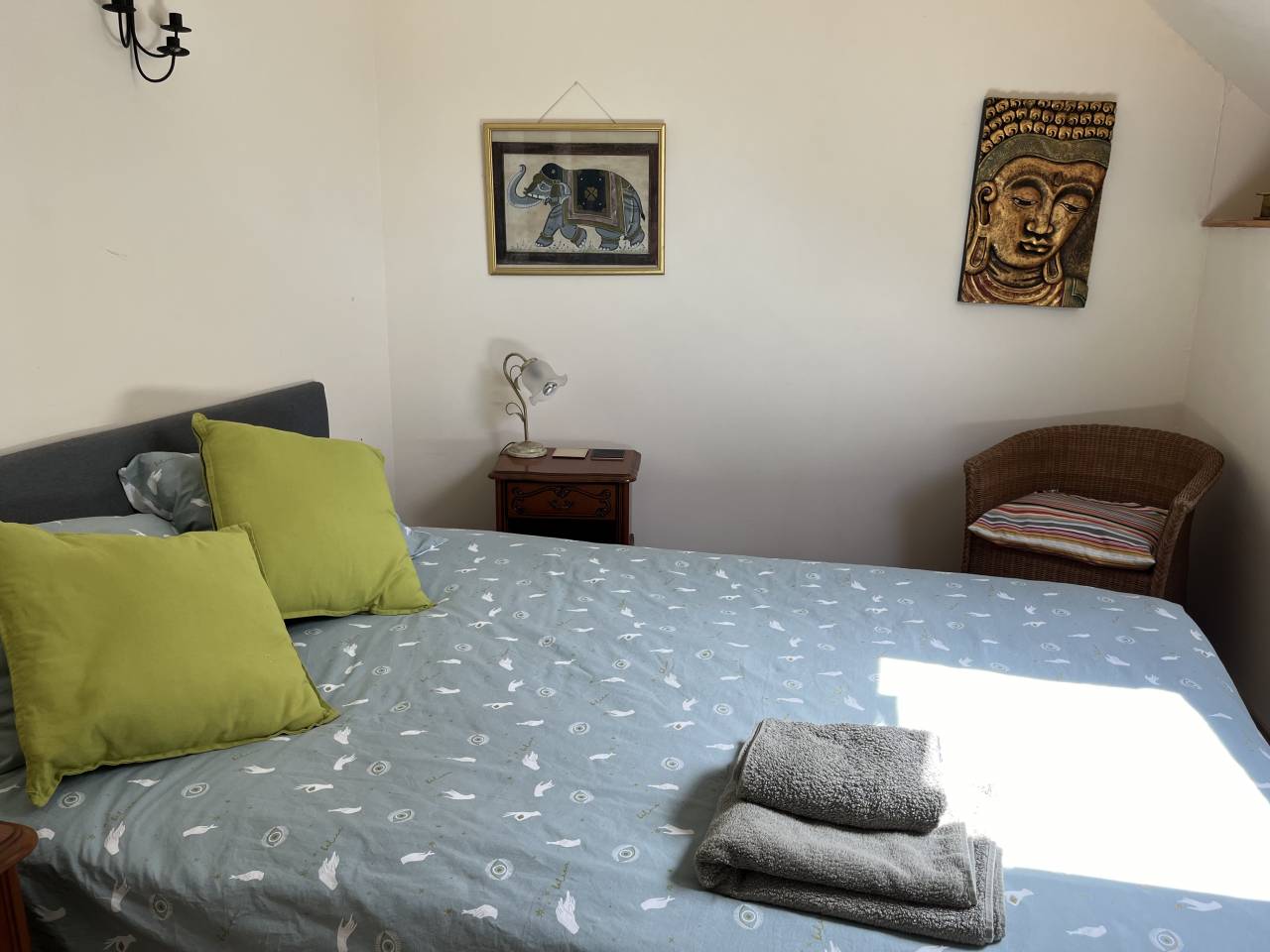 Fermette avec 2 gites, 2.2 ha, 53160 proche Mayenne