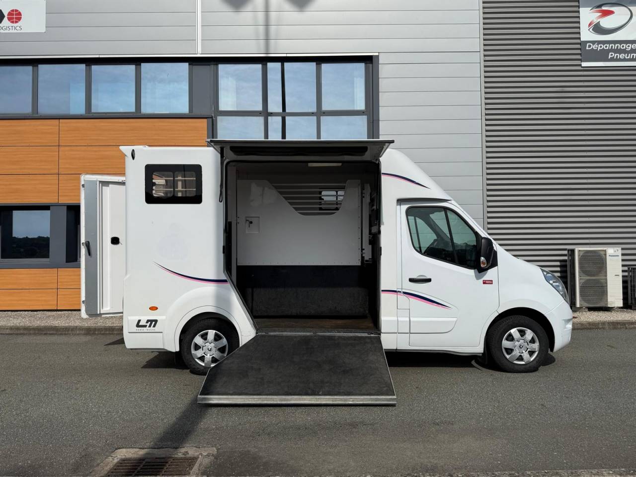 VL RENAULT MASTER 150CH STALLE BARBOT 3P - VENDU