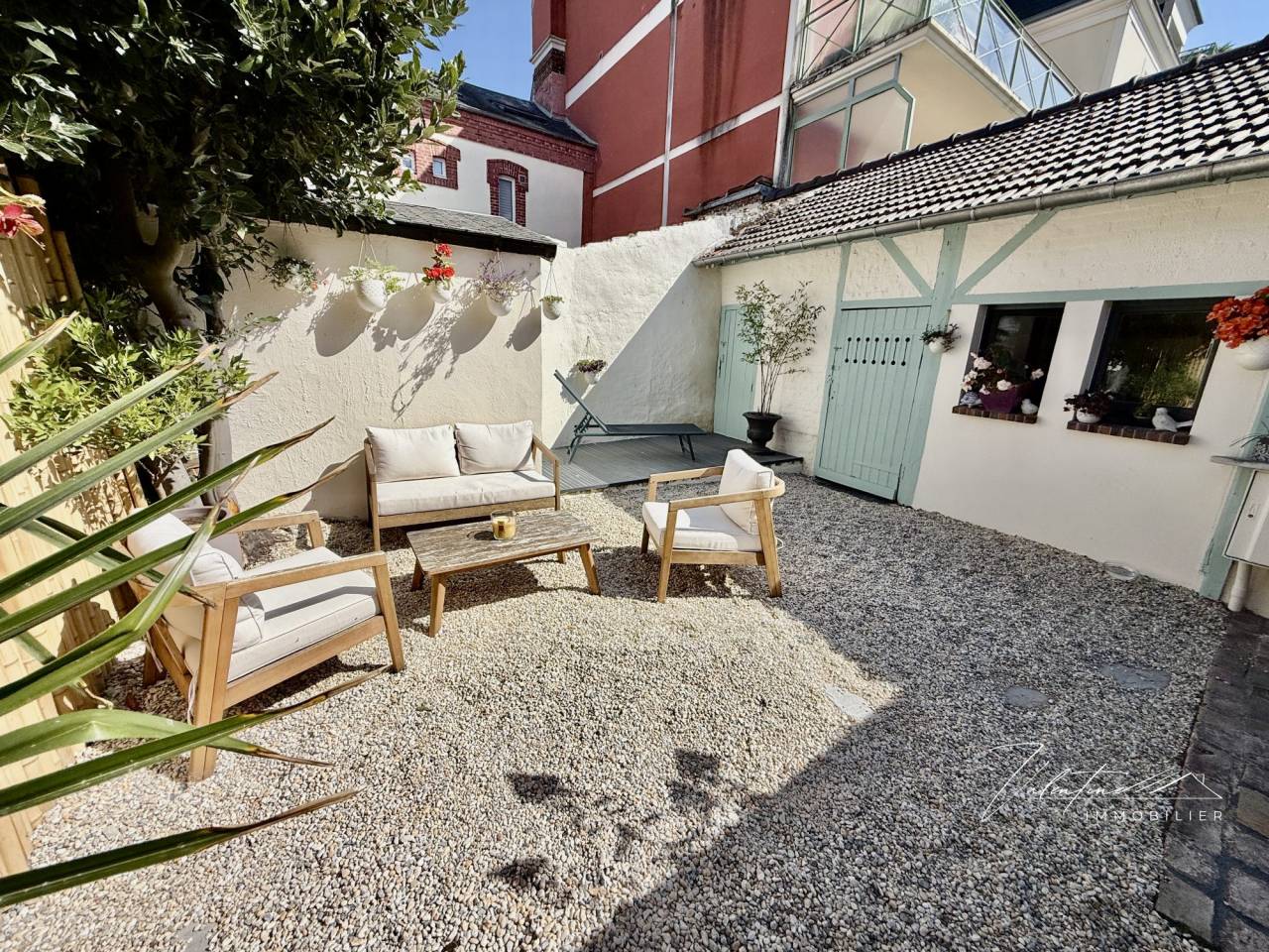 AVENUE DE LA MER - MAISON AU CALME AVEC JARDIN