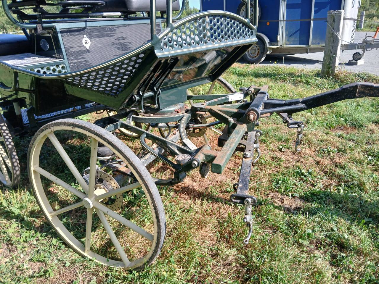 Voiture attelage 4 roues Loisirs