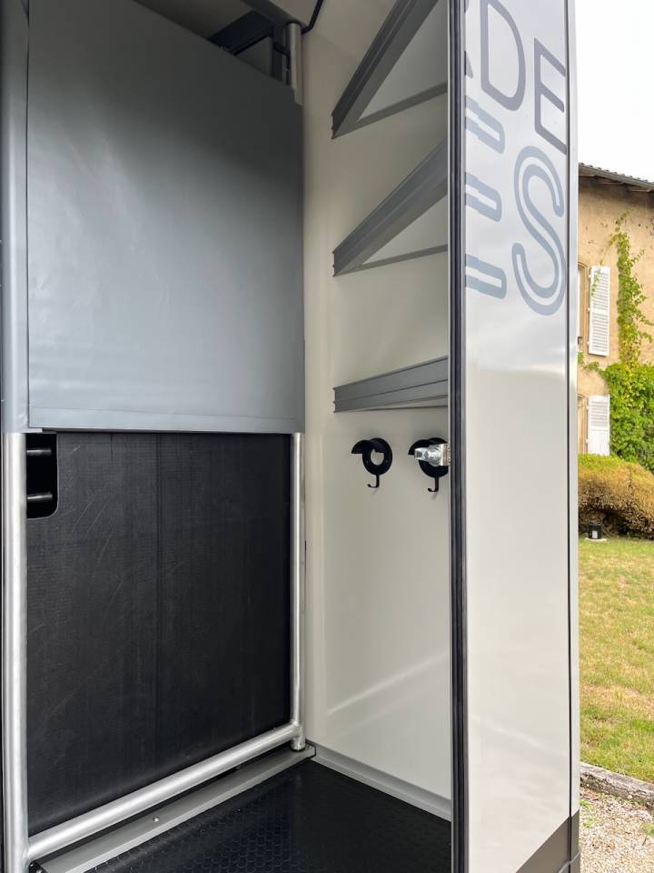 IVECO DAILY 35S210 HI-MATIC MSG STALLION LIGHT