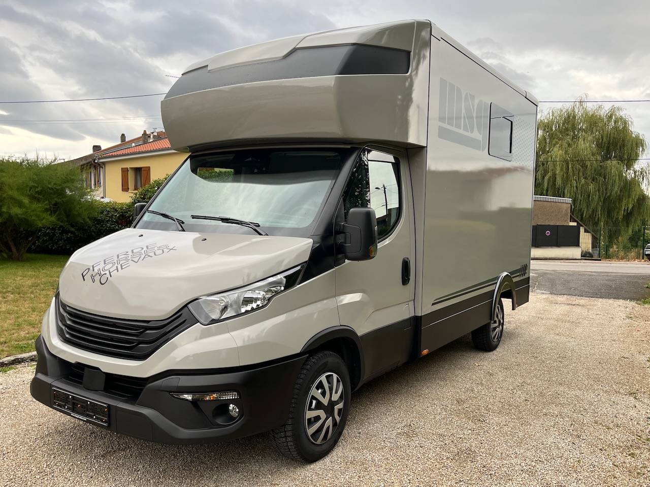 IVECO DAILY 35S210 HI-MATIC MSG STALLION LIGHT