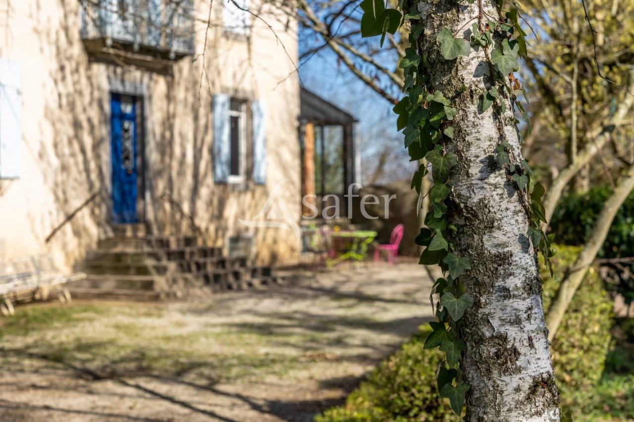 Domaine d'exception : 2 maisons d'habitations avec dépendances