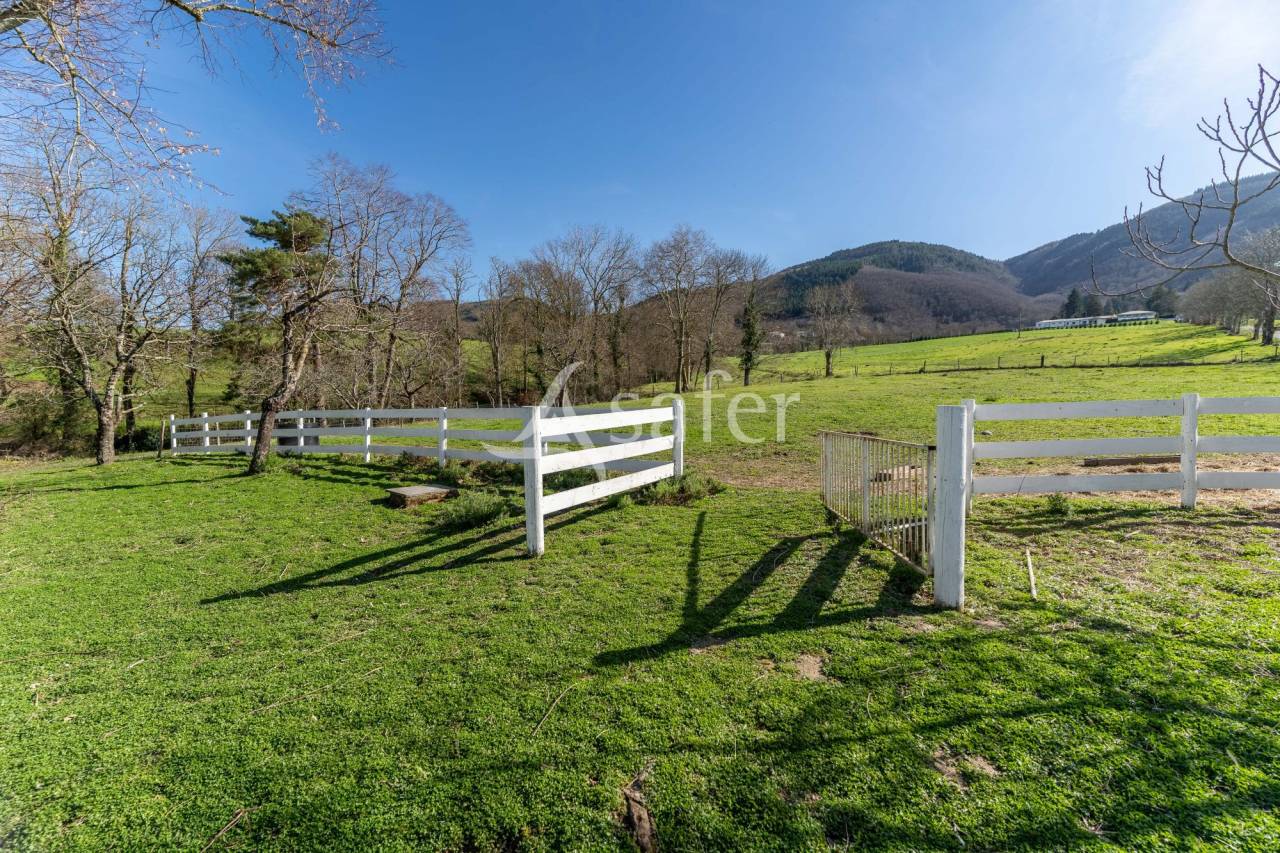 Domaine d'exception : 2 maisons d'habitations avec dépendances