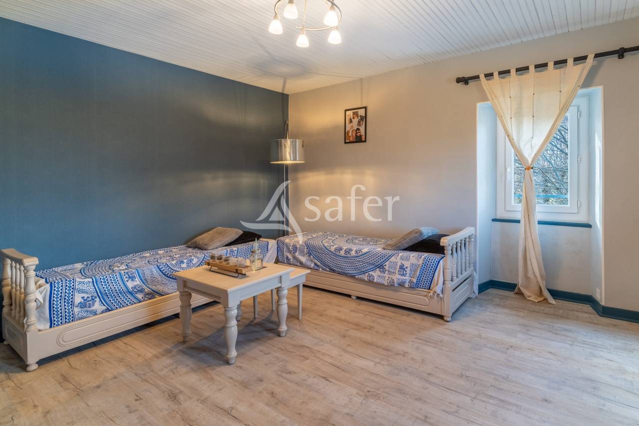 Domaine d'exception : 2 maisons d'habitations avec dépendances