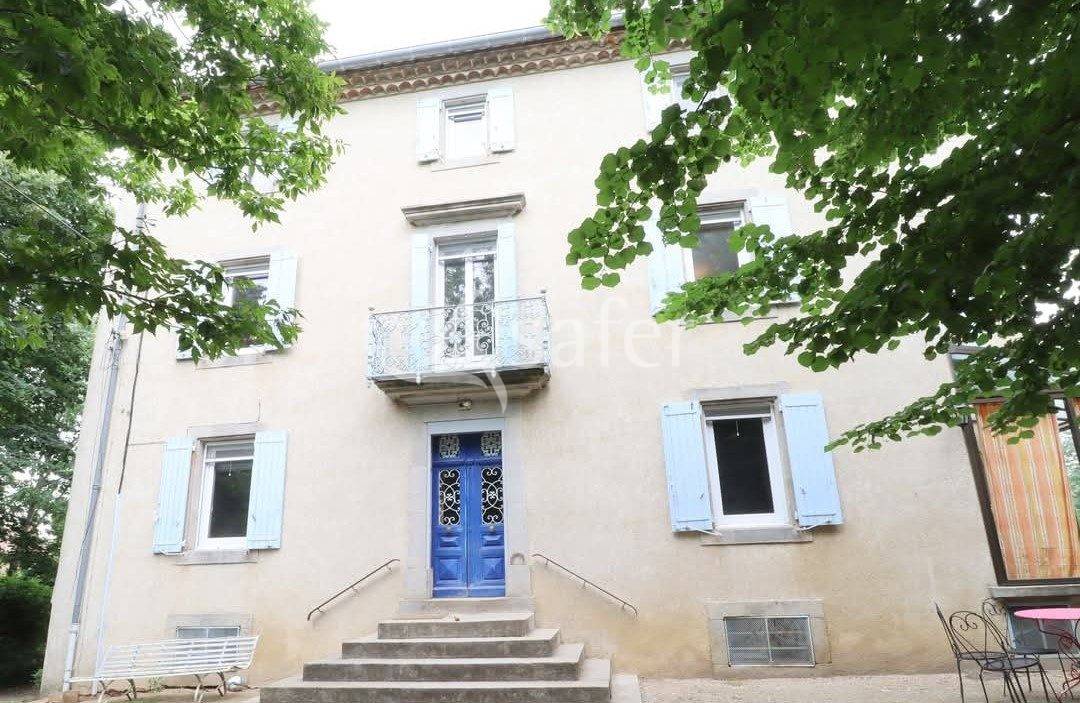 Domaine d'exception : 2 maisons d'habitations avec d&eacute;pendances