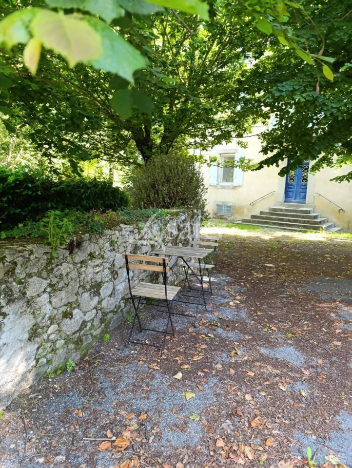 Domaine d'exception : 2 maisons d'habitations avec d&eacute;pendances