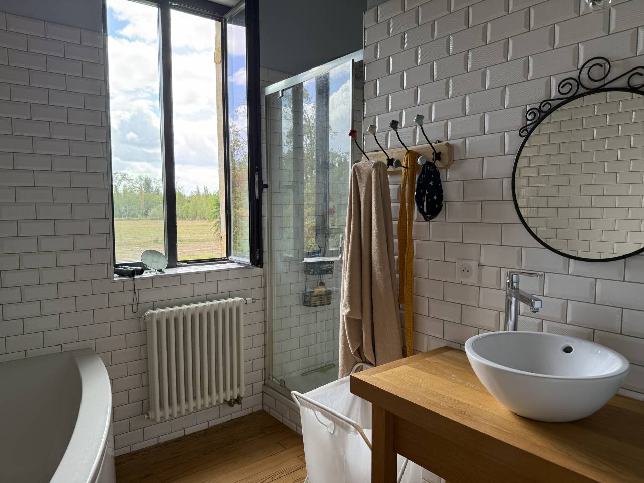 &Agrave; 15 min de Libourne, sur 10 hect, propri&eacute;t&eacute; &eacute;questre