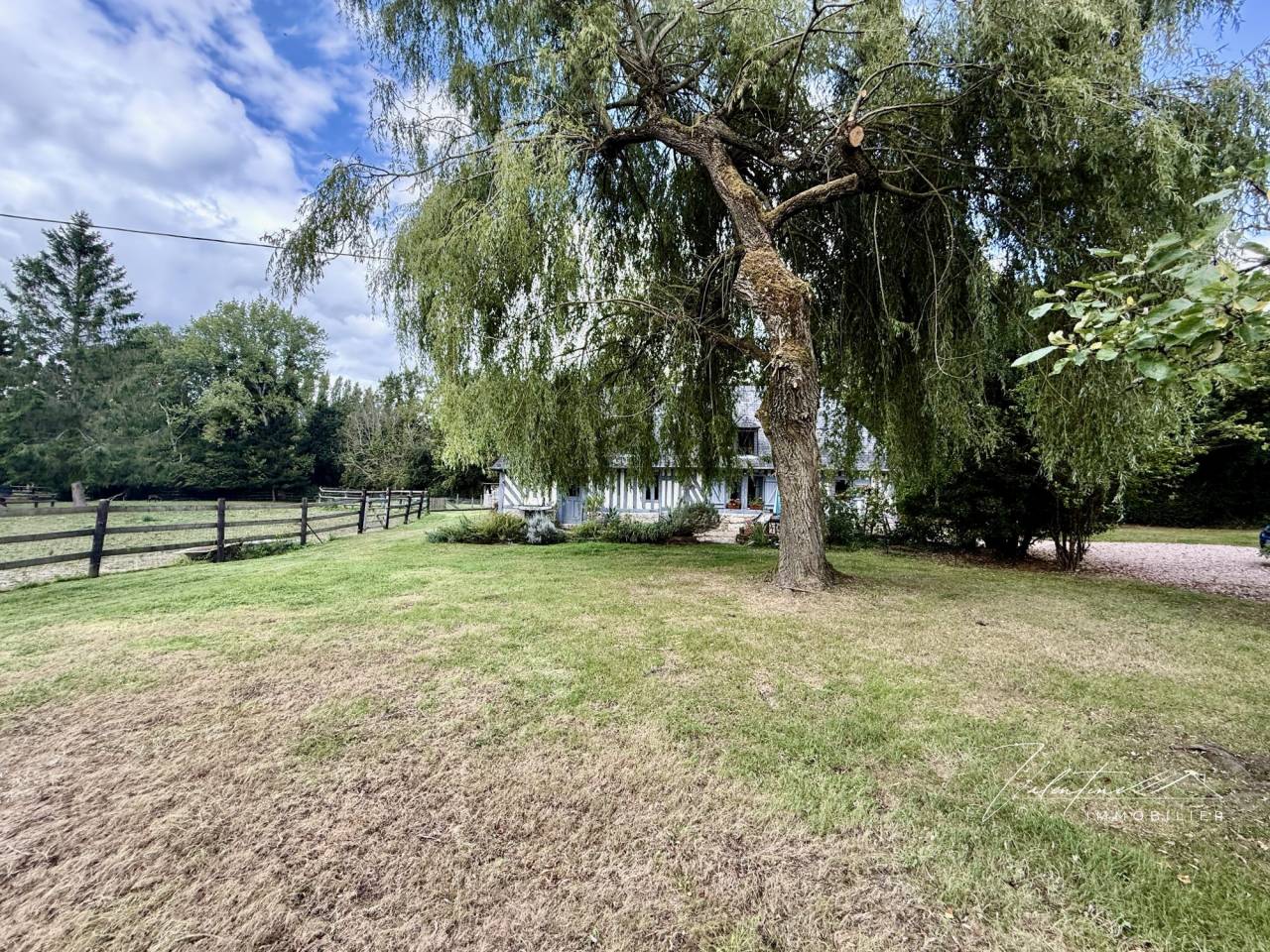 CHARMANTE MAISON EN COLOMBAGES PR&Egrave;S DE PONT-L'&Eacute;V&Ecirc;QUE