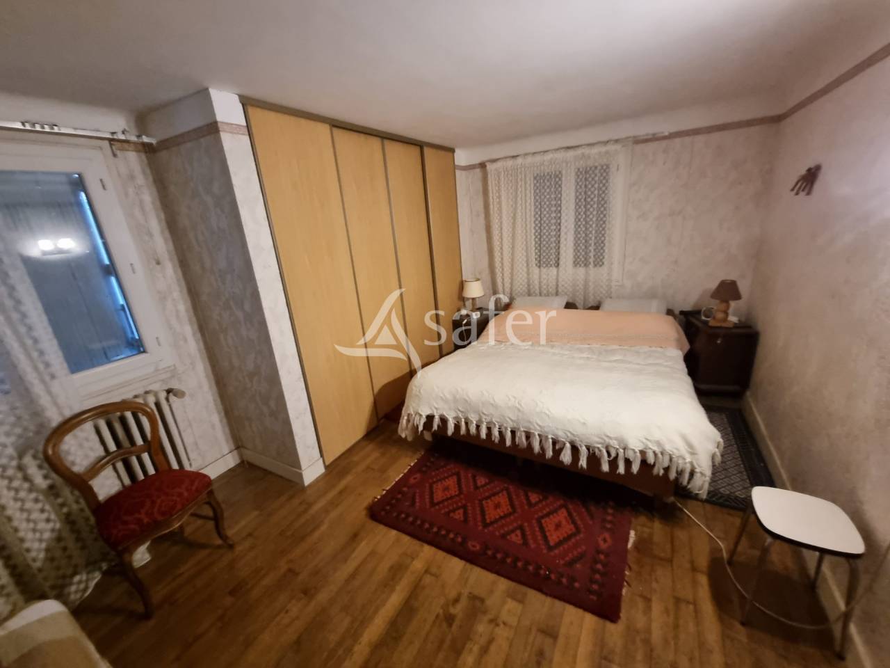 Corps de ferme sur 14 ha au calme et proche A20.