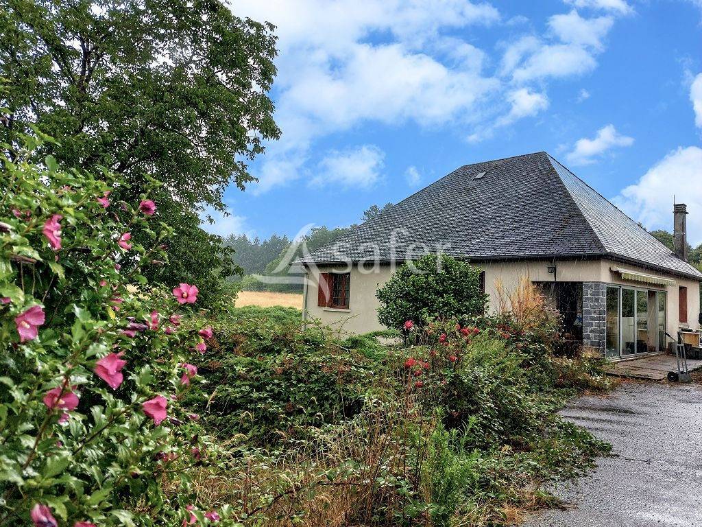 Propriété bâtie de 21ha10 dans un hameau