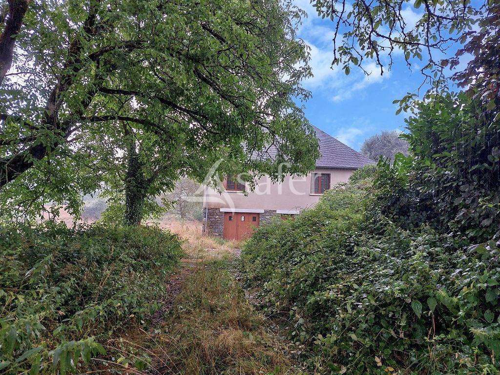 Propriété bâtie de 21ha10 dans un hameau