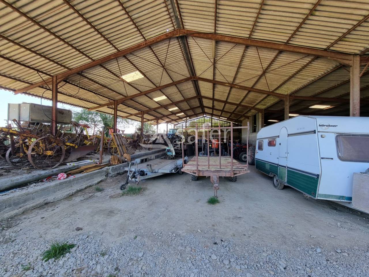 Exploitation Polyculture-Elevage avec maison à rénover et dép