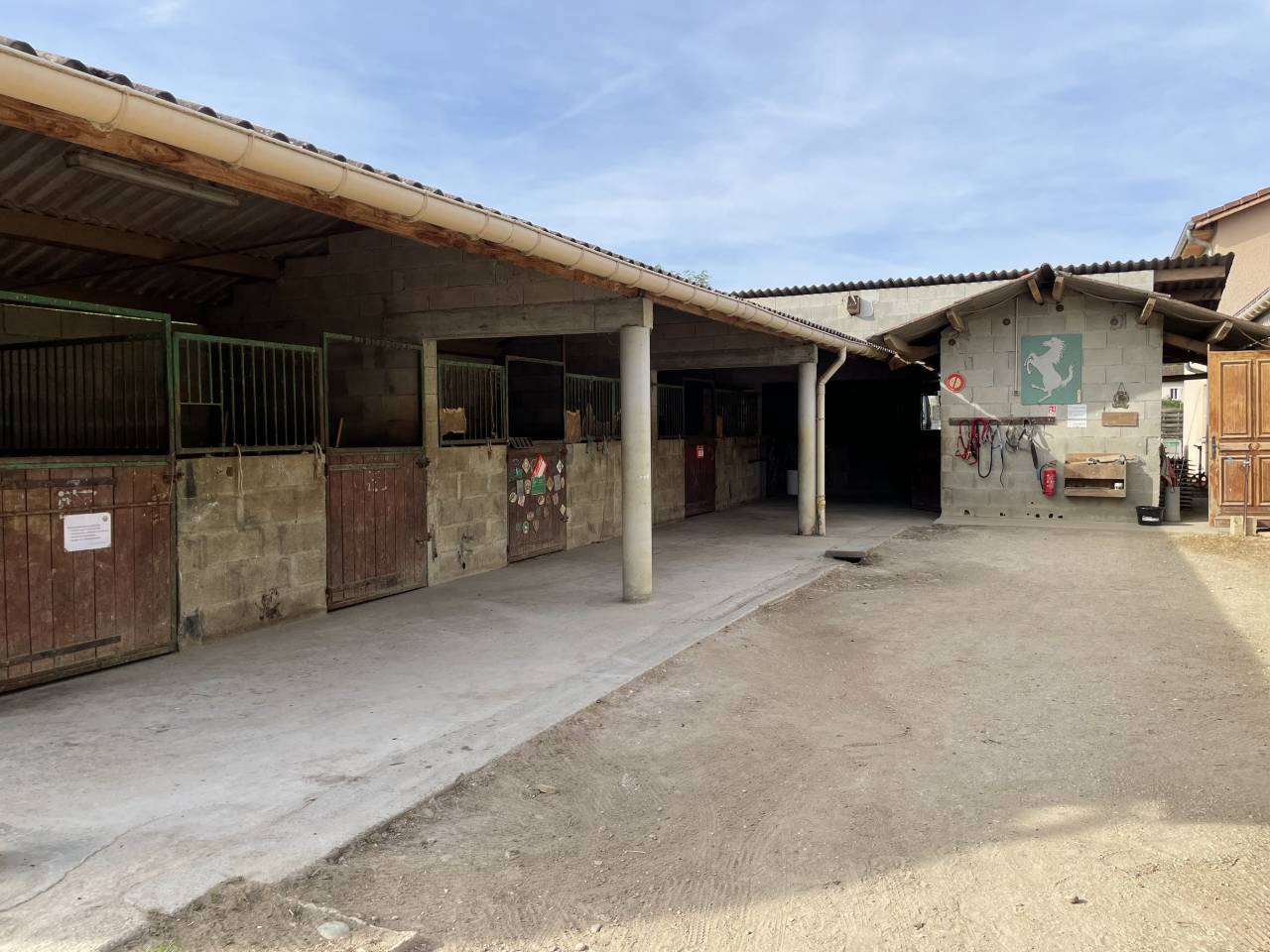 ETABLISSEMENT EQUESTRE EN ACTIVITE 25 HA PROCHE LYON
