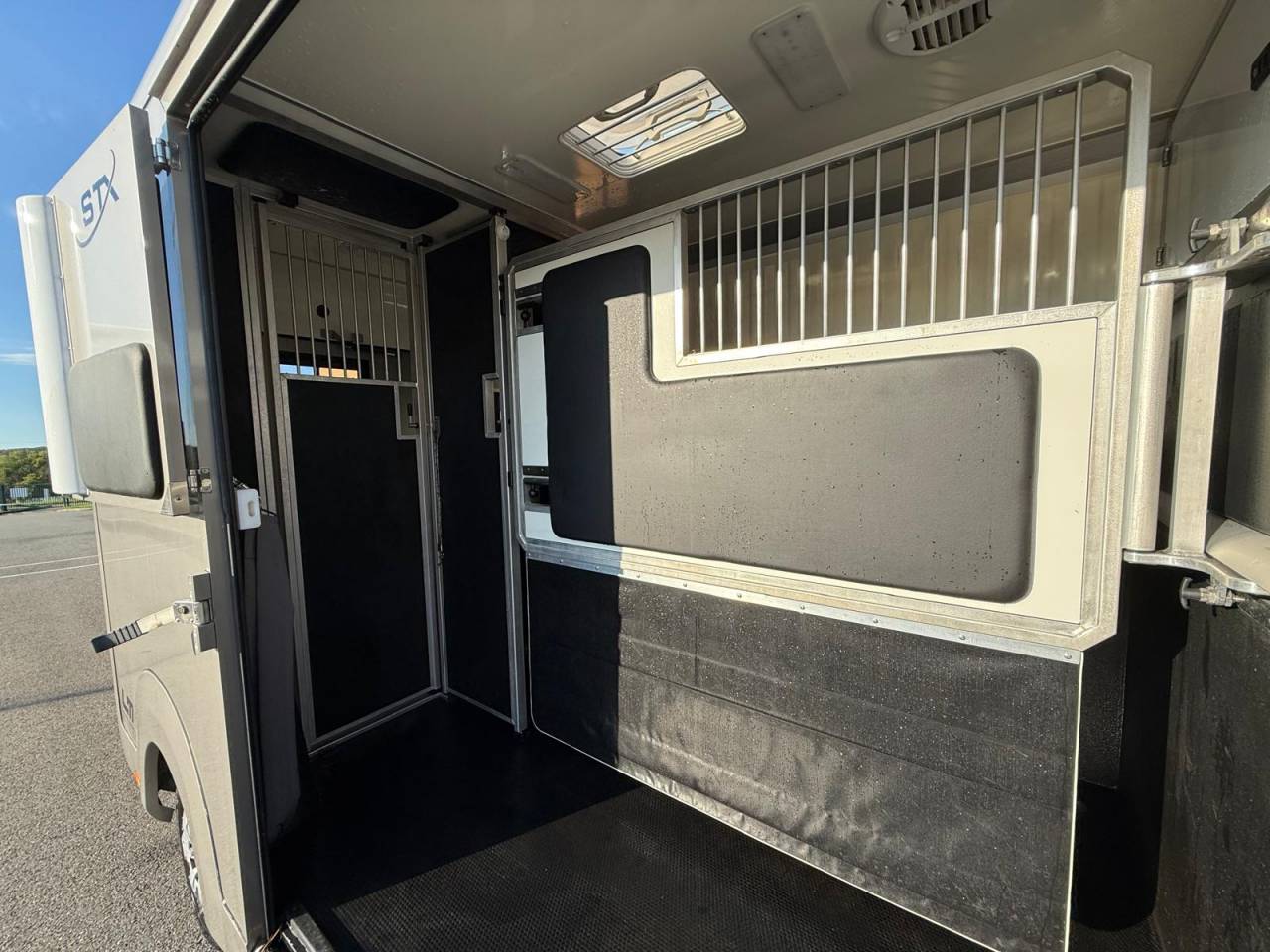 VL STX STALLE 3P 165CH SELLERIE XL- VENDU