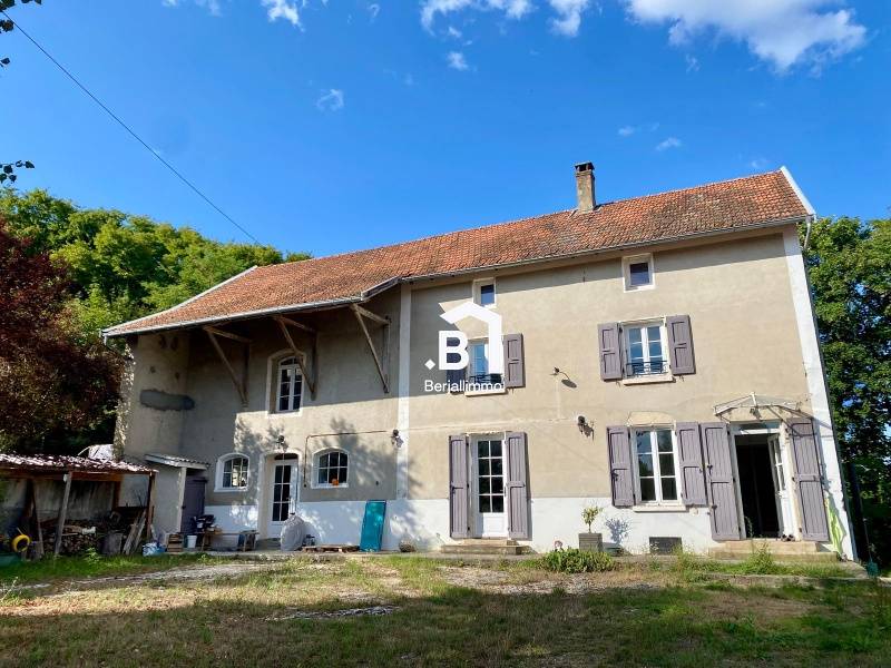 Propriété 162m² sur 24 000 m² terrain