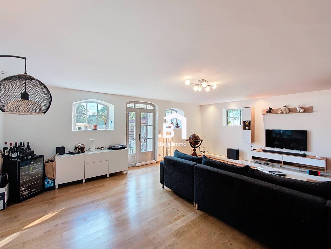 Propriété 162m² sur 24 000 m² terrain