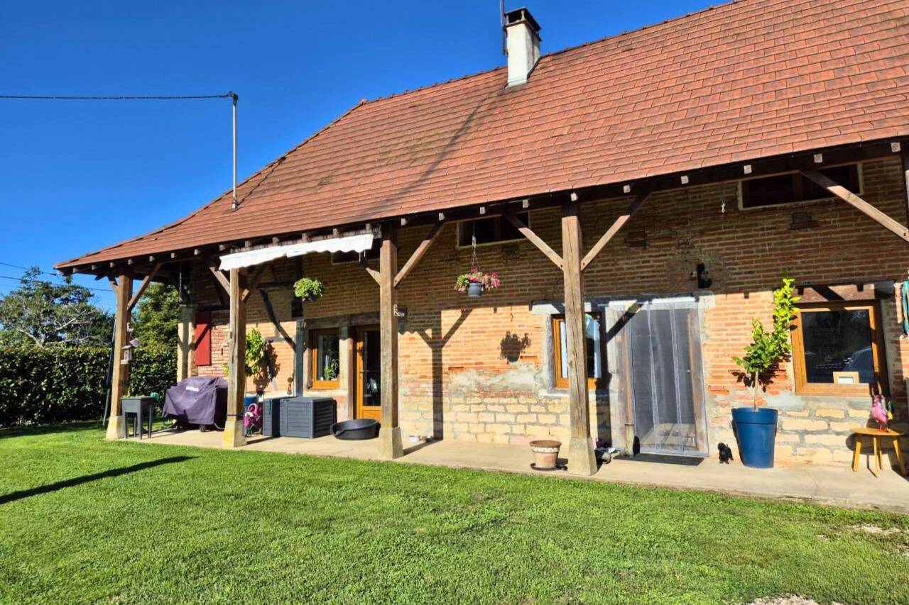 Aux portes de Louhans : Charmante propriété de 2,2 ha