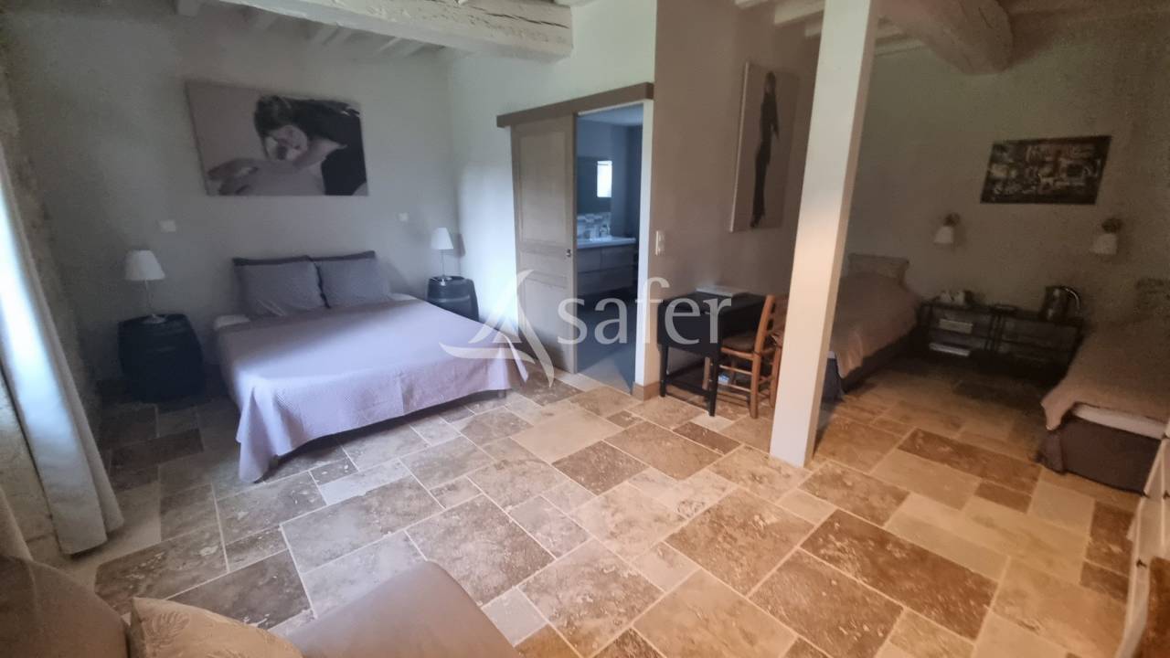 Proche Castéra-Verduzan - Propriété de charme de 4ha