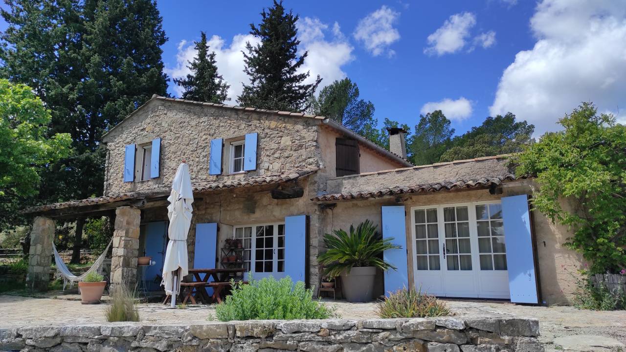 Ancienne bastide + dépendance sur 5,5 ha de terrain