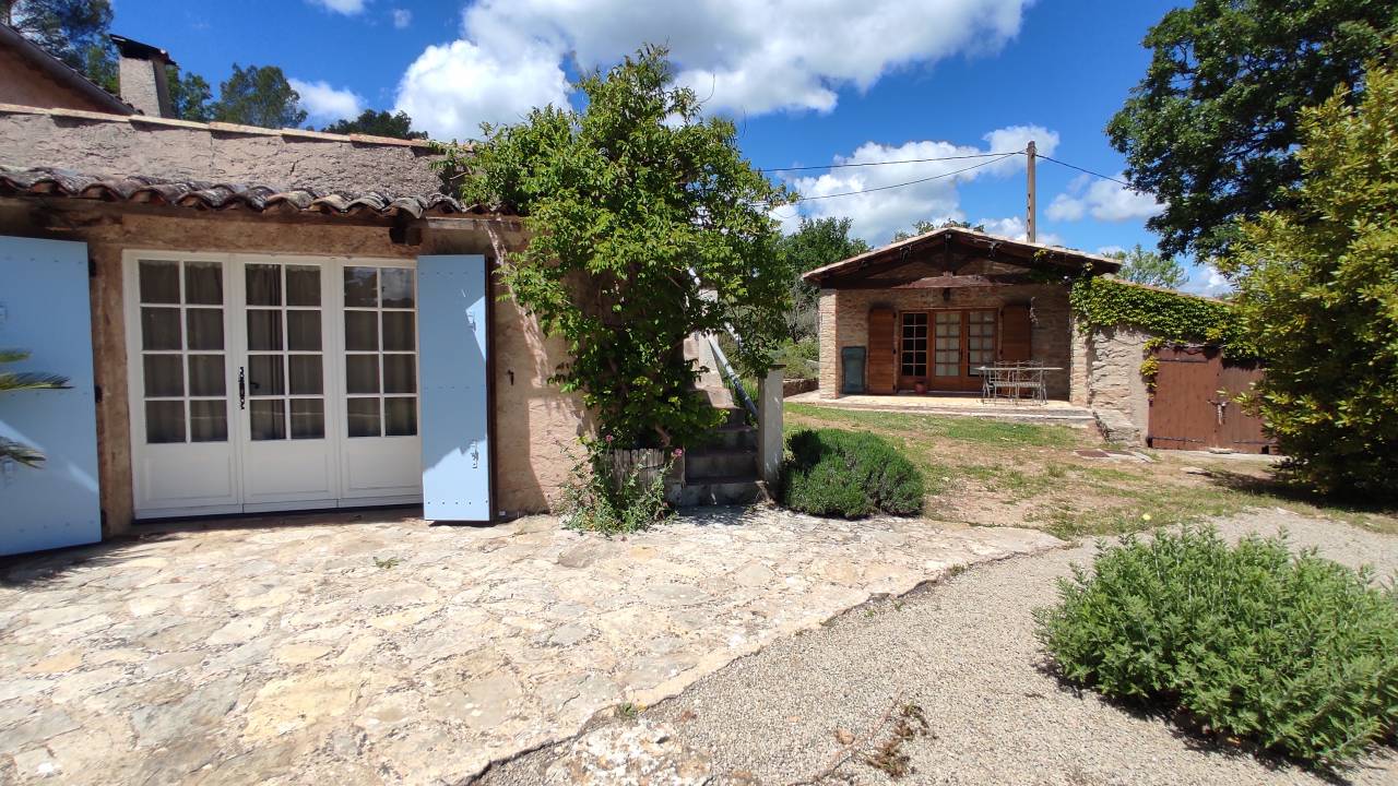 Ancienne bastide + dépendance sur 5,5 ha de terrain