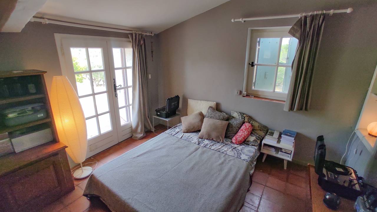 Ancienne bastide + dépendance sur 5,5 ha de terrain