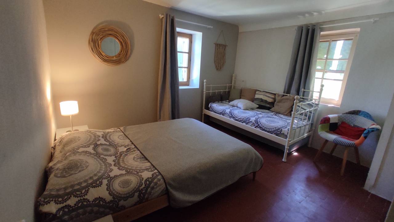 Ancienne bastide + dépendance sur 5,5 ha de terrain