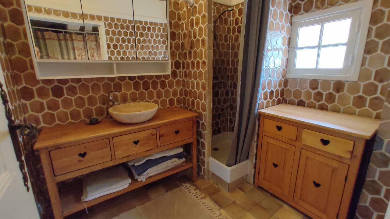 Ancienne bastide + dépendance sur 5,5 ha de terrain