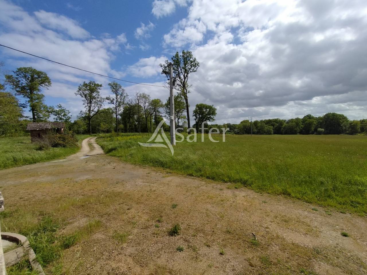 Château du XIXème siècle en Vendée avec 56.5 hectares, dépe