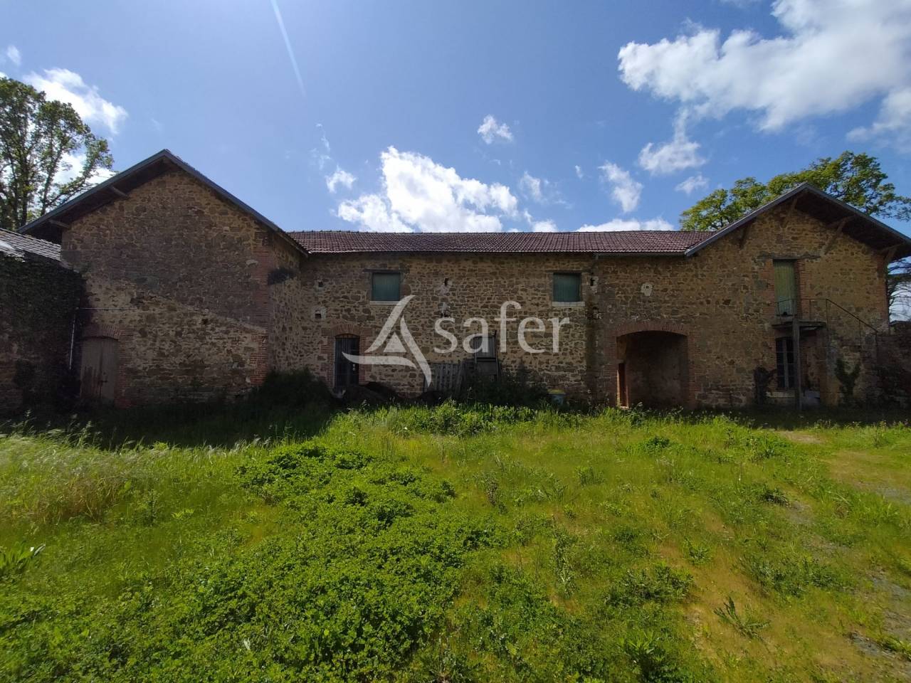 Château du XIXème siècle en Vendée avec 56.5 hectares, dépe