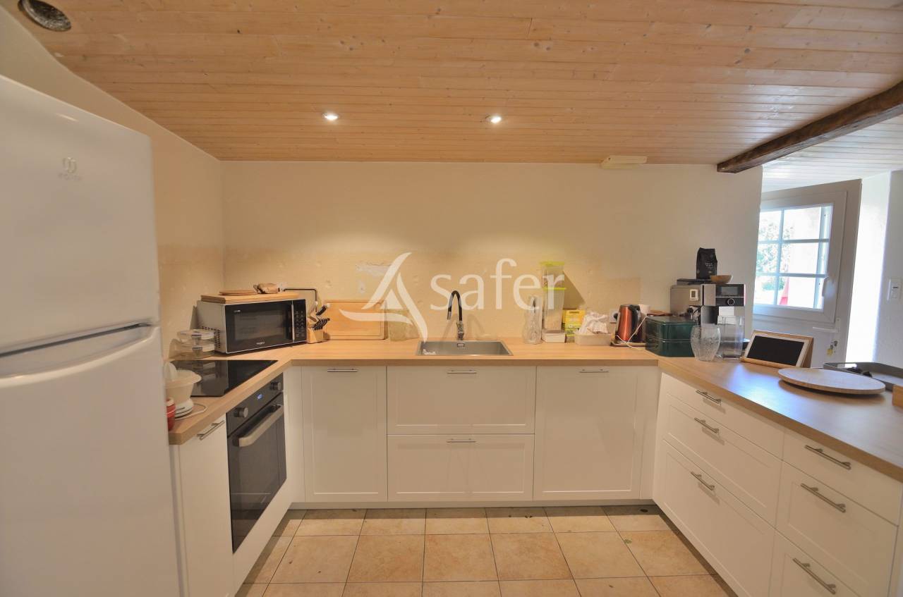 Maison d'habitation avec 2 gîtes équestres sur env. 6ha