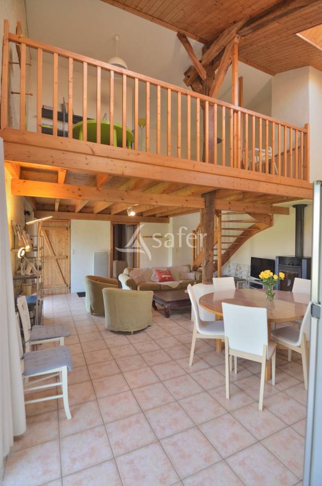 Maison d'habitation avec 2 gîtes équestres sur env. 6ha