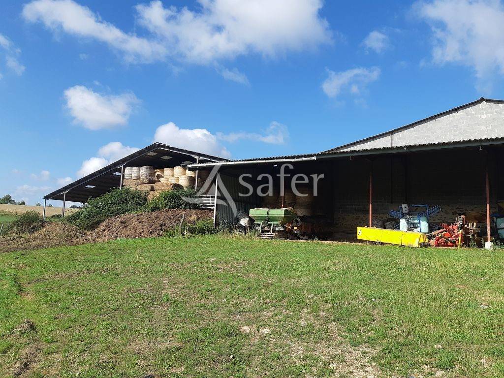 Propriété agricole d'élevage sur environ 79 ha