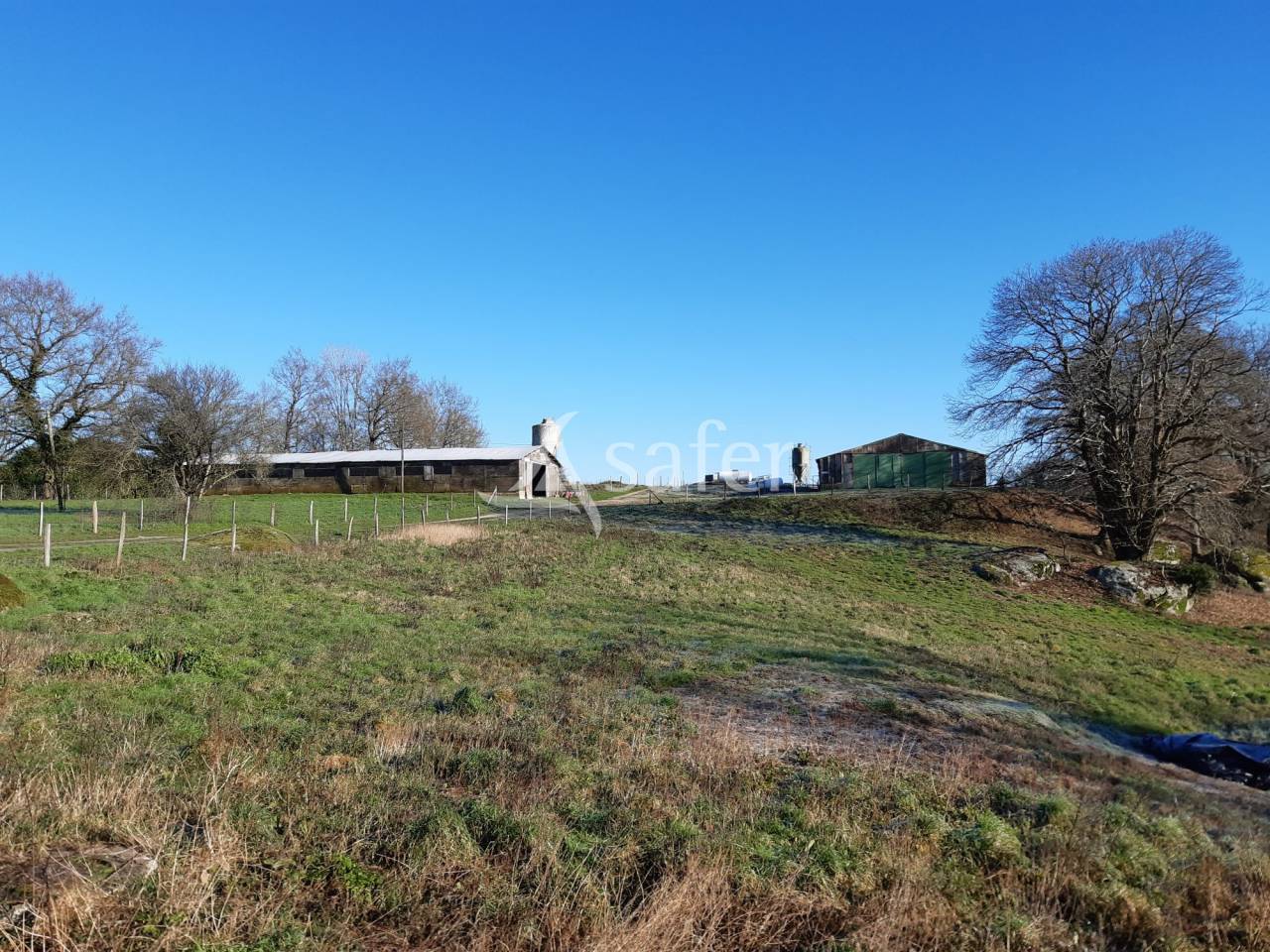Ancienne Ferme sur environ 17 ha