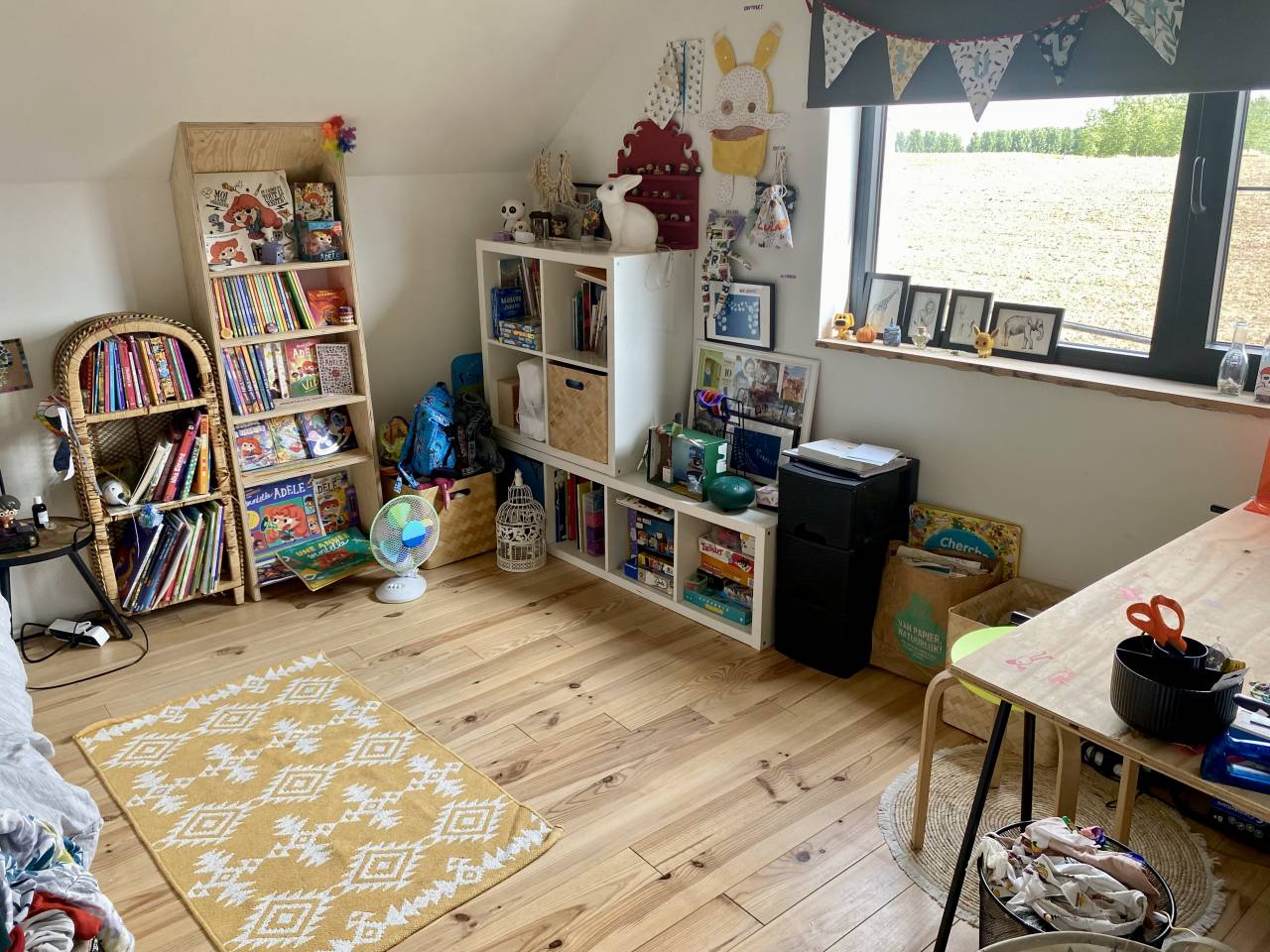 Fermette sur 88 Ares, boxes, paddock et prairie.