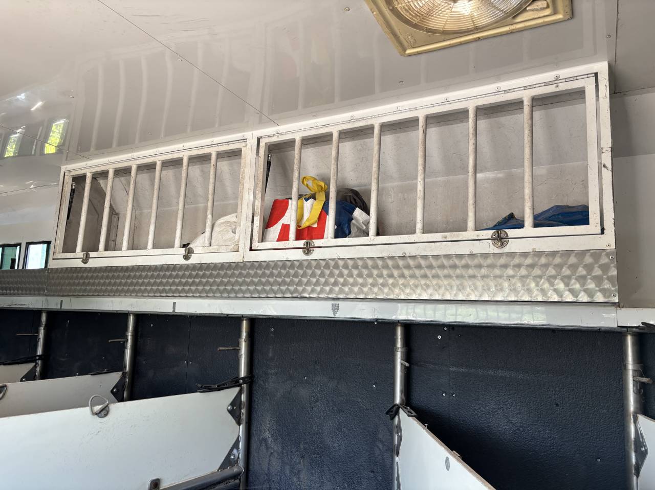 Camion DAF 8 places chevaux + home car